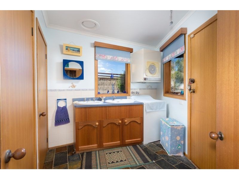 3 NARDOO STREET, Cape Paterson VIC 3995