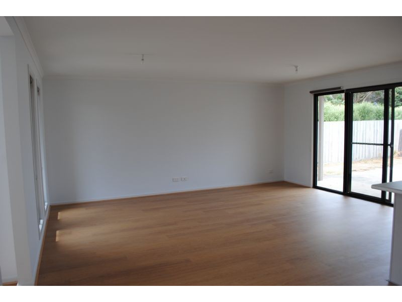 1/17 HENRY STREET EAST, Wonthaggi VIC 3995