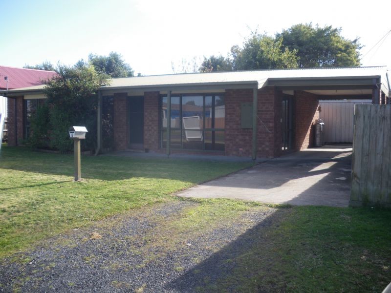 8 LEWIS AVENUE, Wonthaggi VIC 3995