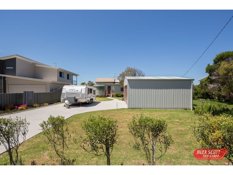 42 VIMINARIA RD, Harmers Haven VIC 3995