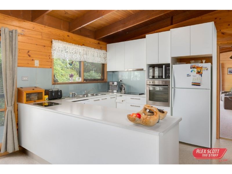 525 LYNNES ROAD, Wattle Bank VIC 3995