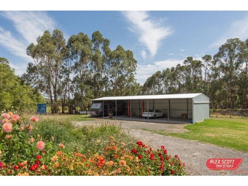 525 LYNNES ROAD, Wattle Bank VIC 3995