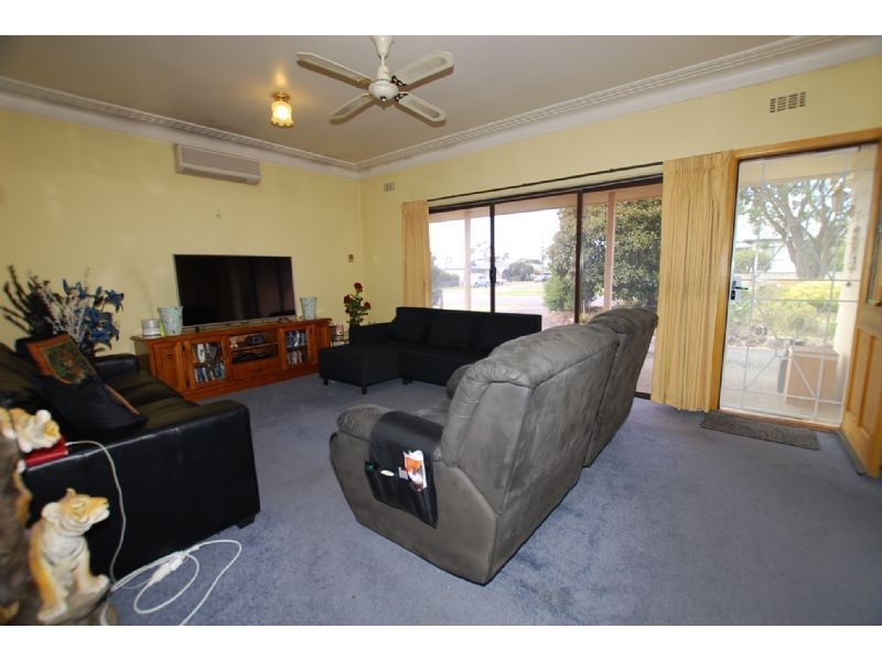 8 CAMERON STREET, Wonthaggi VIC 3995