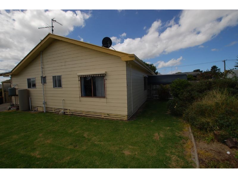8 CAMERON STREET, Wonthaggi VIC 3995