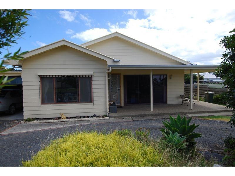 8 CAMERON STREET, Wonthaggi VIC 3995