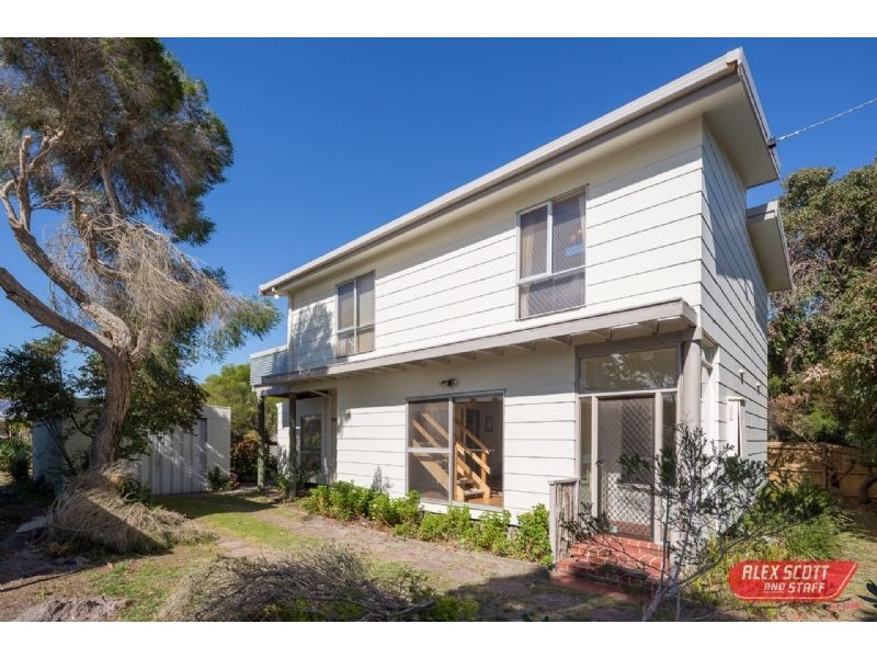 4 SWAN STREET, Cape Paterson VIC 3995