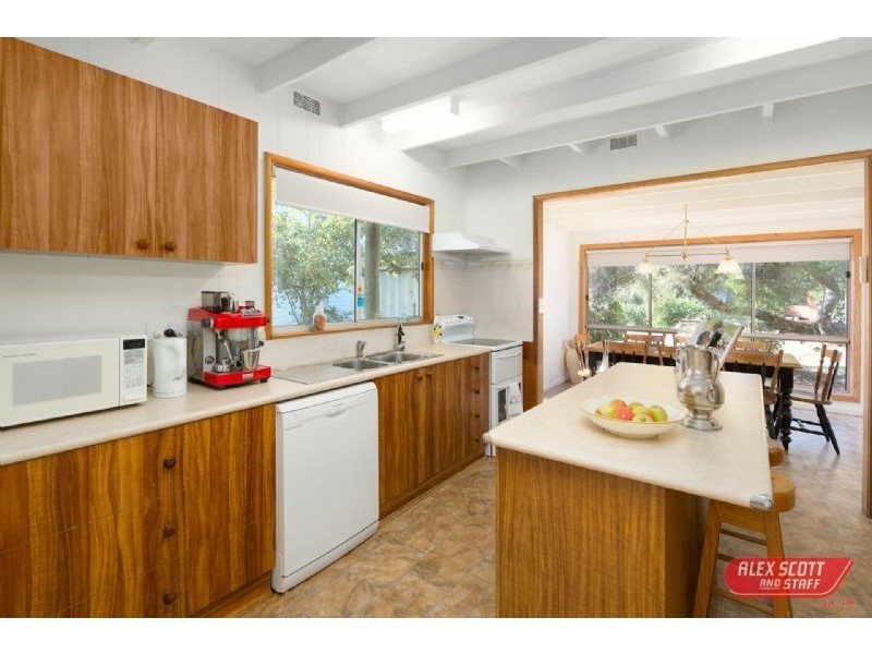 4 SWAN STREET, Cape Paterson VIC 3995