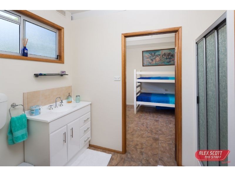 4 SWAN STREET, Cape Paterson VIC 3995