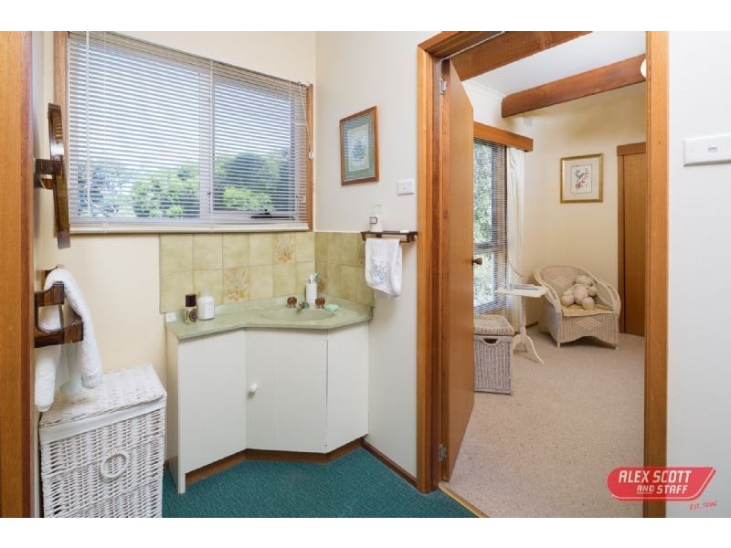 4 SWAN STREET, Cape Paterson VIC 3995