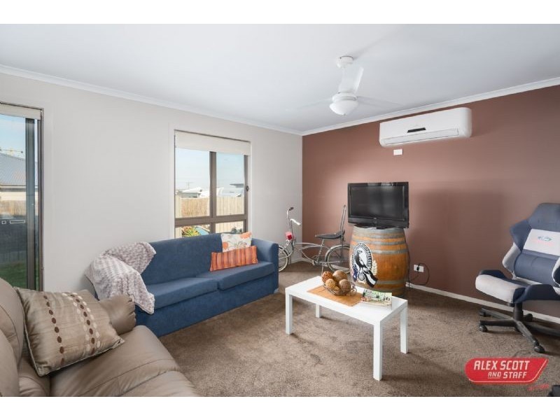 7 CAMBRIDGE WAY, Wonthaggi VIC 3995