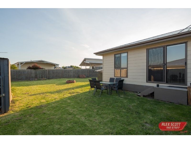 7 CAMBRIDGE WAY, Wonthaggi VIC 3995