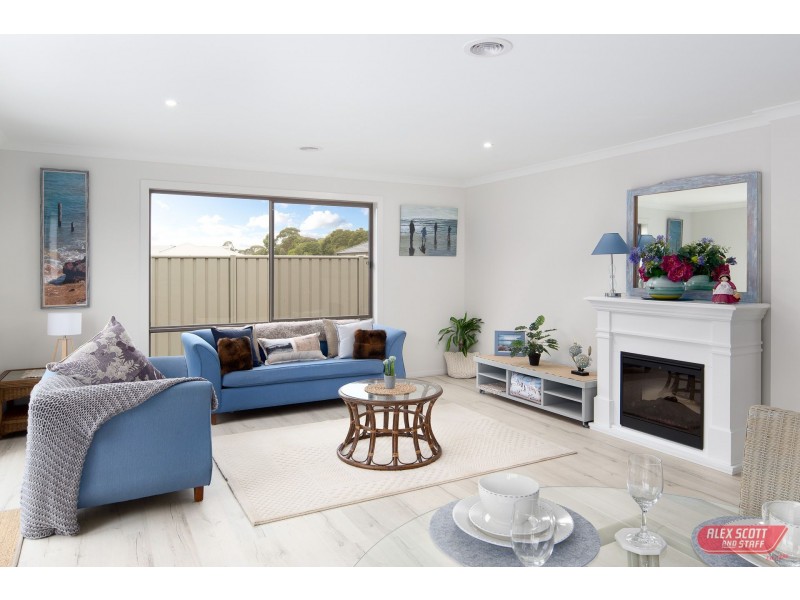 4 SILVEREYE CIRCUIT, Wonthaggi VIC 3995