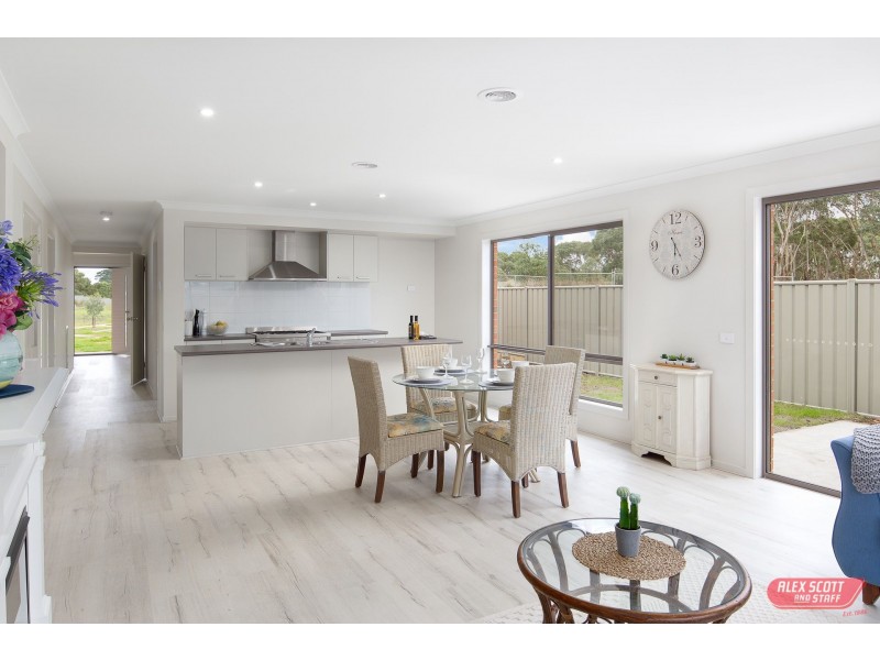 4 SILVEREYE CIRCUIT, Wonthaggi VIC 3995