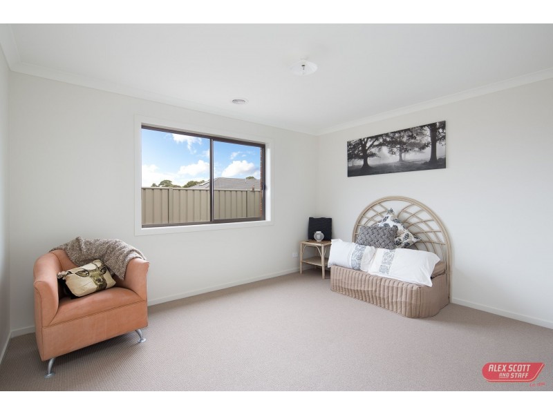 4 SILVEREYE CIRCUIT, Wonthaggi VIC 3995