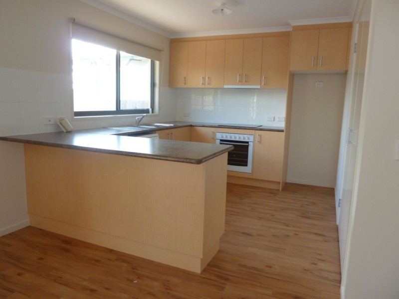 2/28 EPSOM STREET, South Dudley VIC 3995