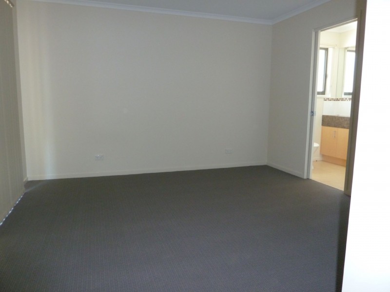 2/28 EPSOM STREET, South Dudley VIC 3995