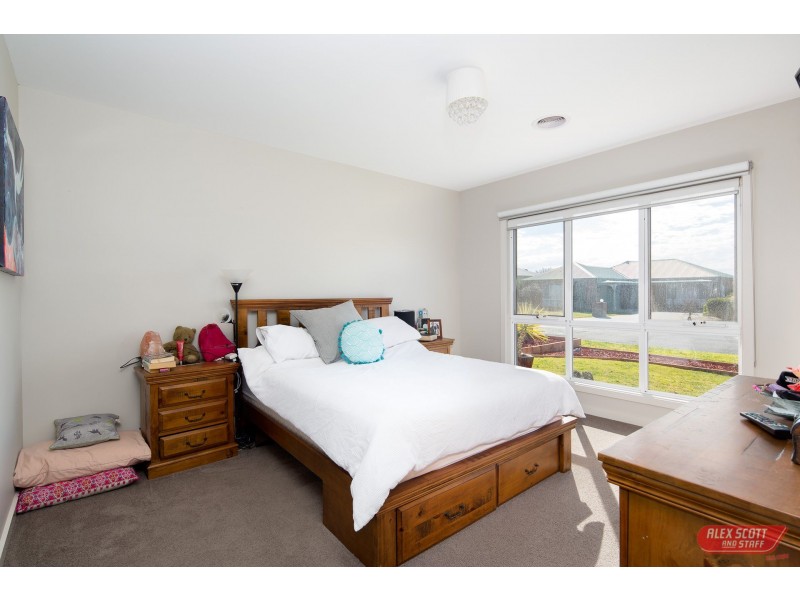 26 OXFORD WAY, Wonthaggi VIC 3995