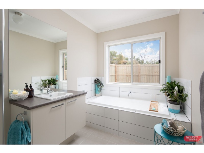 12 ANSER PLACE, Inverloch VIC 3996