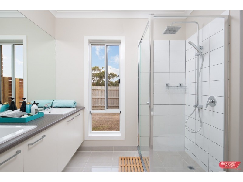 12 ANSER PLACE, Inverloch VIC 3996