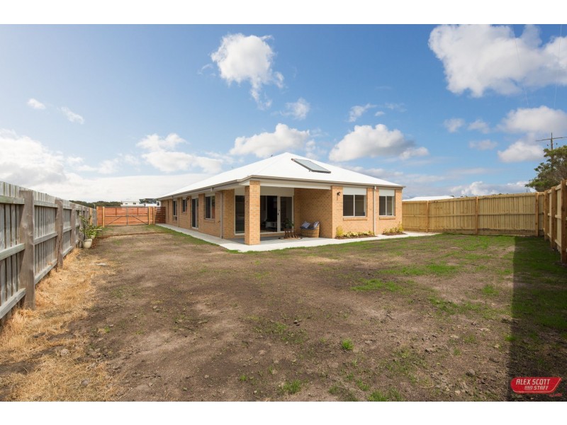 12 ANSER PLACE, Inverloch VIC 3996