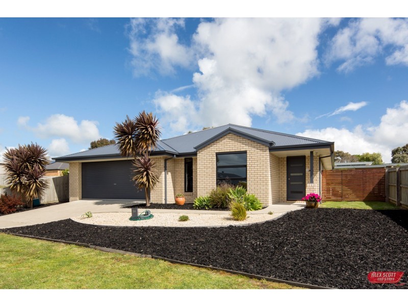 14 CANARY WAY, Wonthaggi VIC 3995