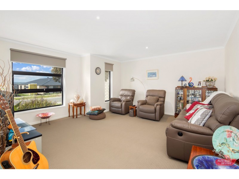 14 CANARY WAY, Wonthaggi VIC 3995