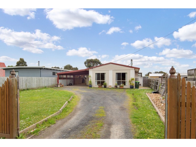 1 TULLOCH STREET, Dalyston VIC 3992