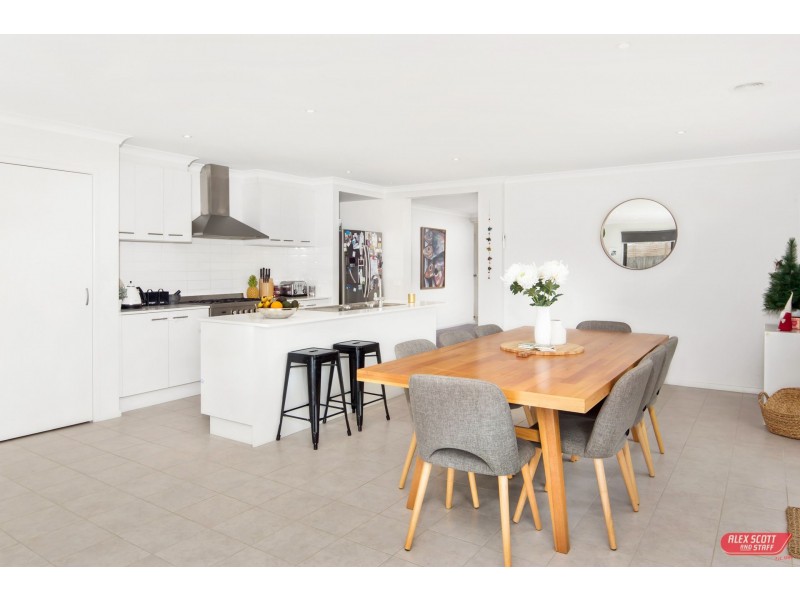 15 CITADEL WAY, Inverloch VIC 3996