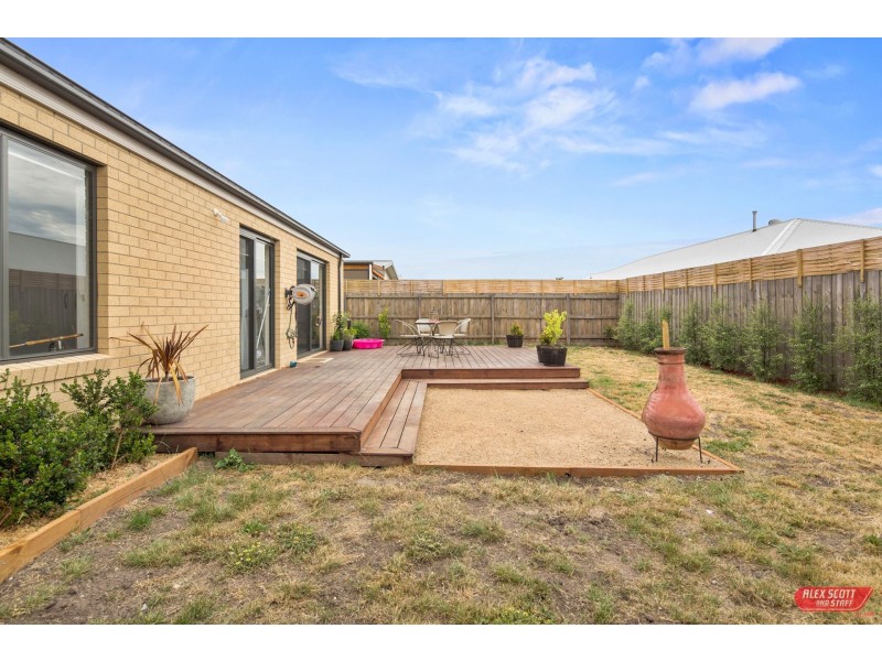 15 CITADEL WAY, Inverloch VIC 3996