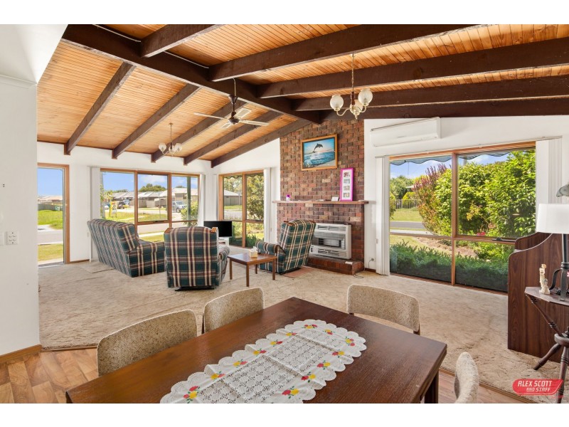 26 VICARS AVENUE, Wonthaggi VIC 3995