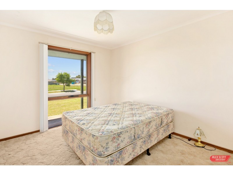 26 VICARS AVENUE, Wonthaggi VIC 3995
