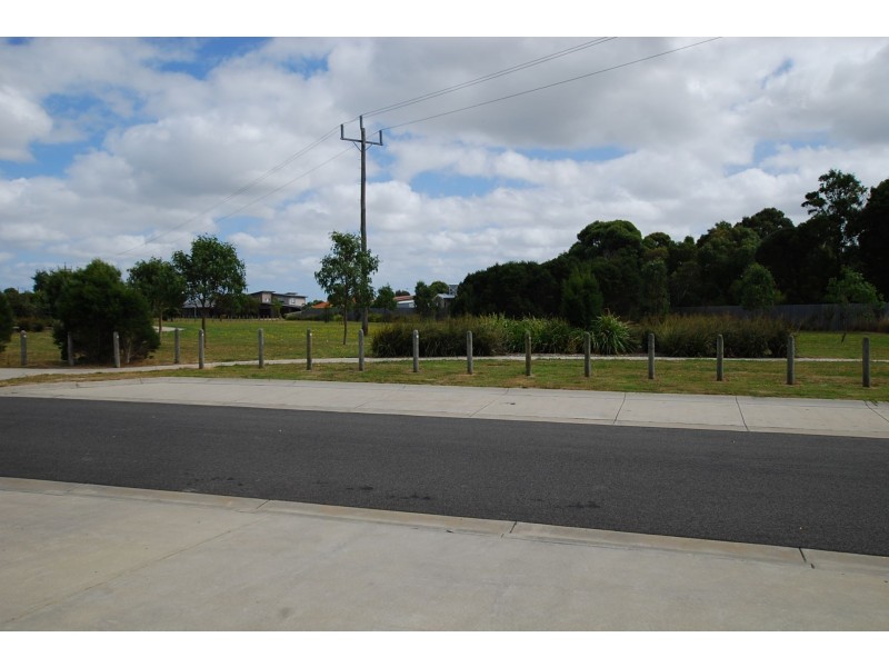 17 CAMBRIDGE WAY, Wonthaggi VIC 3995