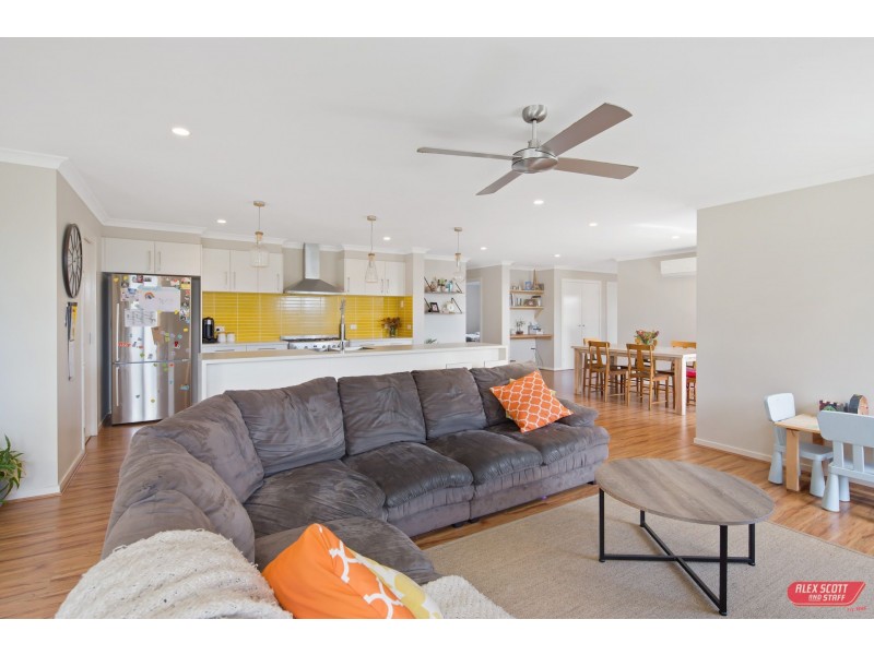 1 WILLIAMSONS WALK, Wonthaggi VIC 3995