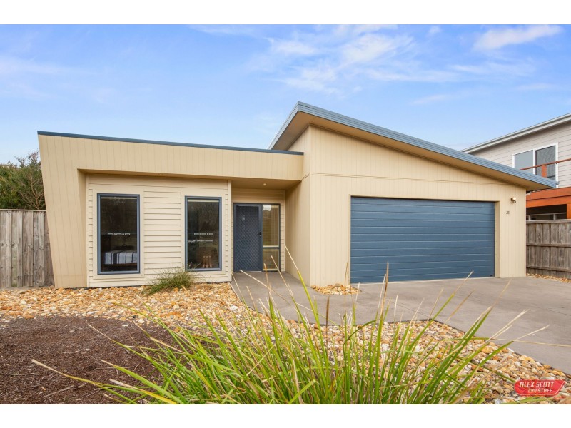 21 BLUE WATER CIRCLE, Cape Paterson VIC 3995