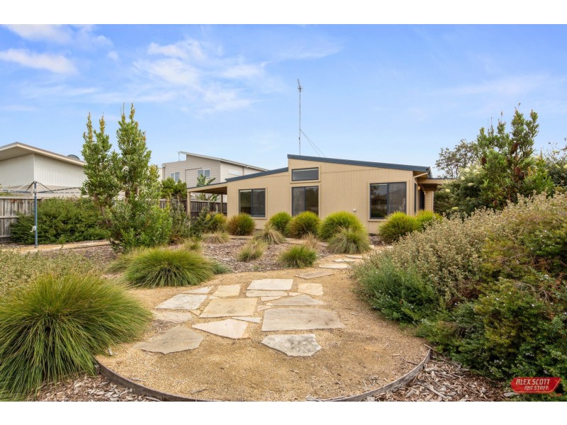 21 BLUE WATER CIRCLE, Cape Paterson VIC 3995