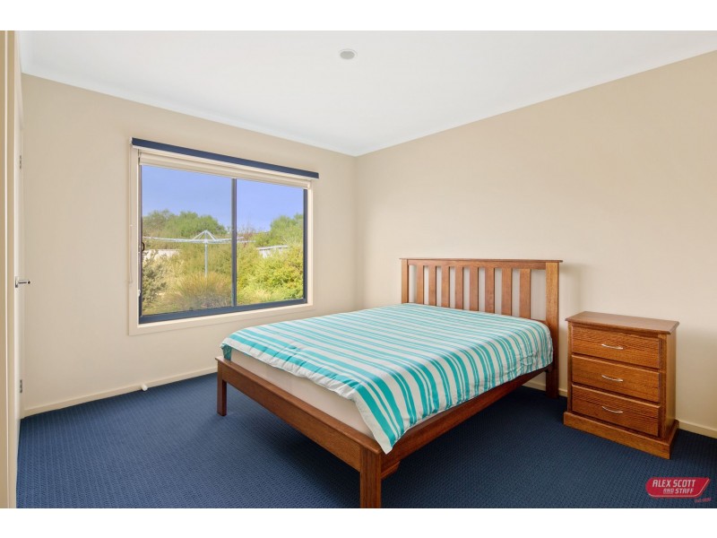 21 BLUE WATER CIRCLE, Cape Paterson VIC 3995