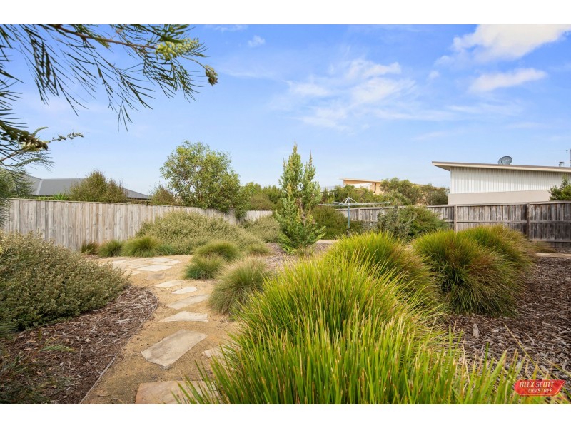 21 BLUE WATER CIRCLE, Cape Paterson VIC 3995