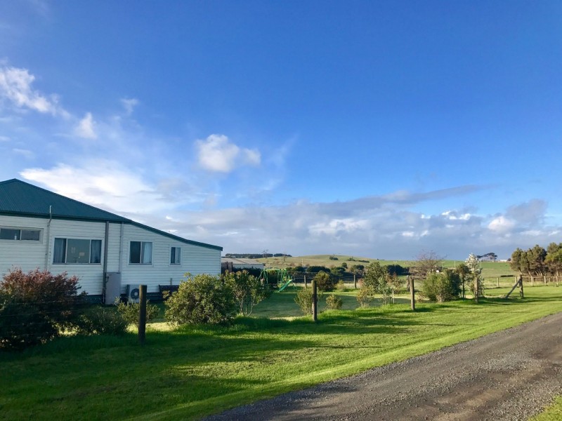 13 WALKER STREET, Dalyston VIC 3992