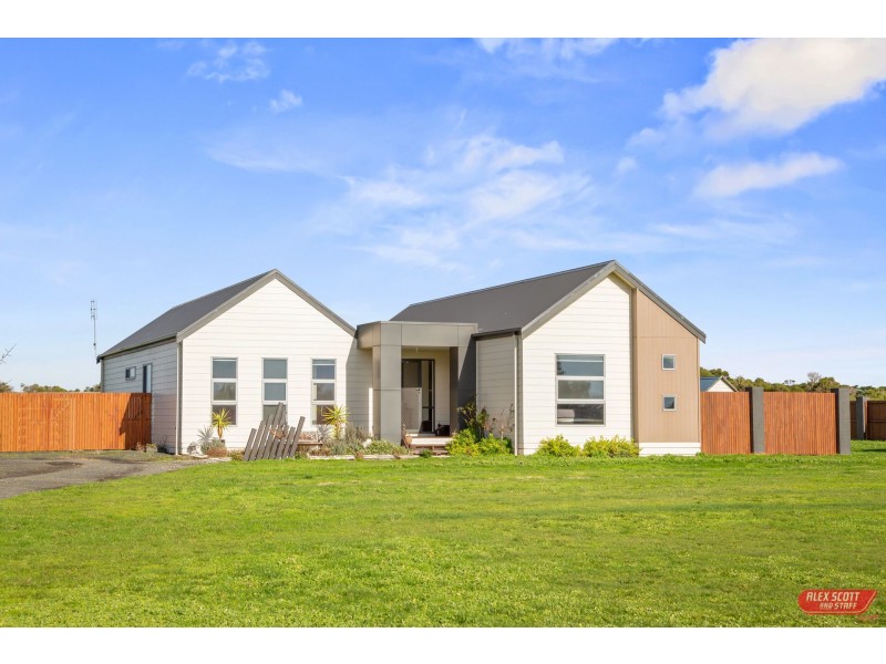 46 LYNNES ROAD, Wattle Bank VIC 3995