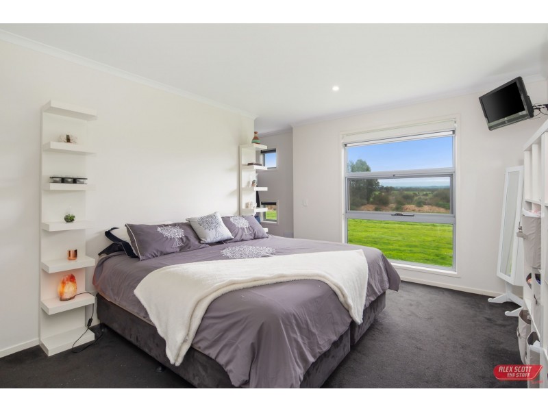 46 LYNNES ROAD, Wattle Bank VIC 3995