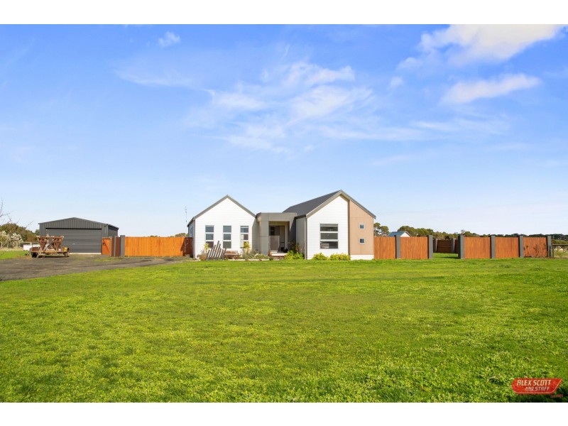 46 LYNNES ROAD, Wattle Bank VIC 3995