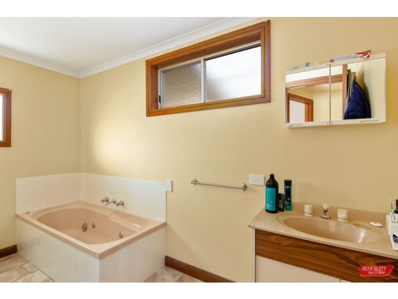 10 BENT STREET, Wonthaggi VIC 3995