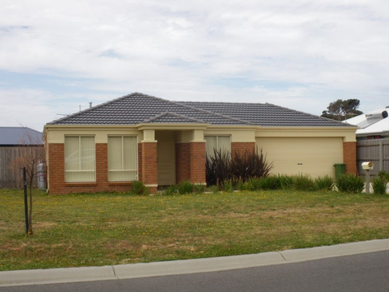42 Oxford Way, Wonthaggi VIC 3995