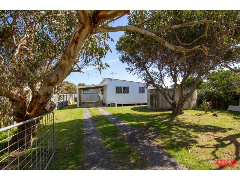 2 VIMINARIA RD, Harmers Haven VIC 3995