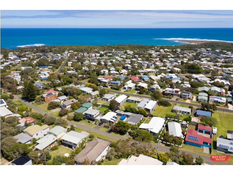 25 SCENIC ROAD, Cape Paterson VIC 3995