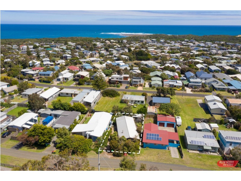 25 SCENIC ROAD, Cape Paterson VIC 3995