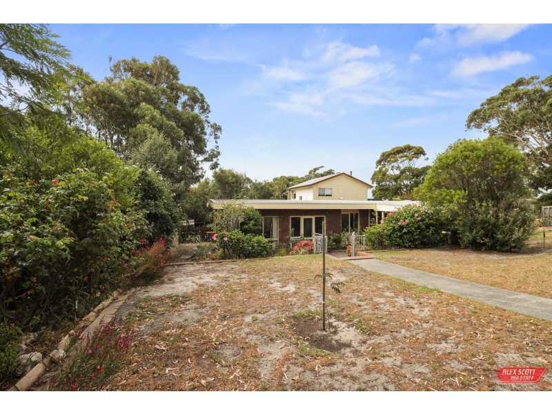 5 MOONAH STREET, Cape Paterson VIC 3995