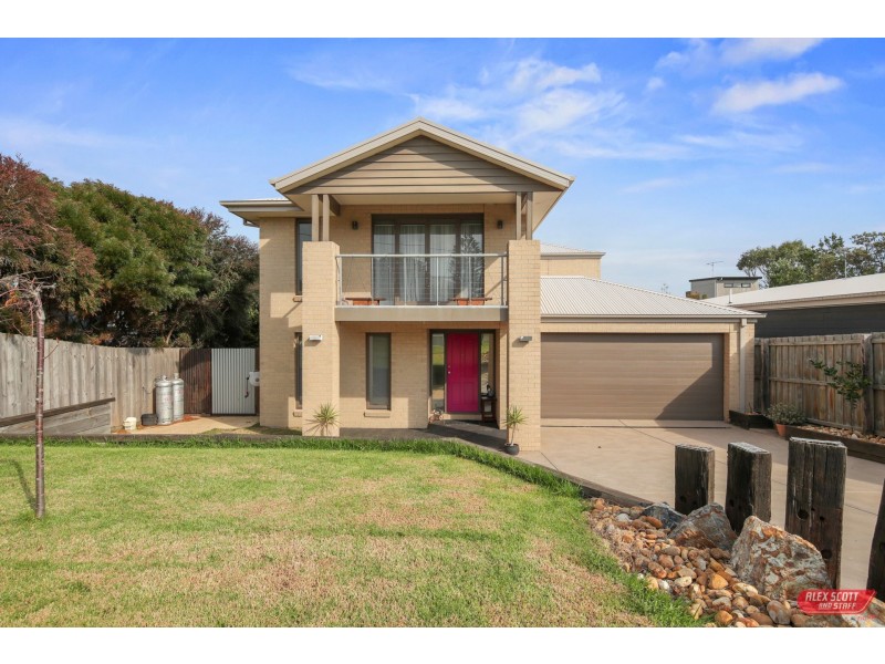 33 SCENIC ROAD, Cape Paterson VIC 3995