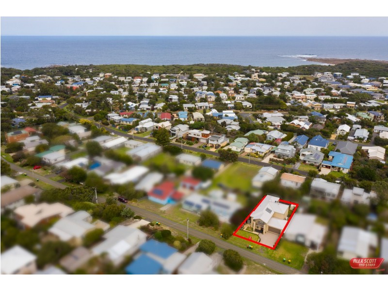 33 SCENIC ROAD, Cape Paterson VIC 3995