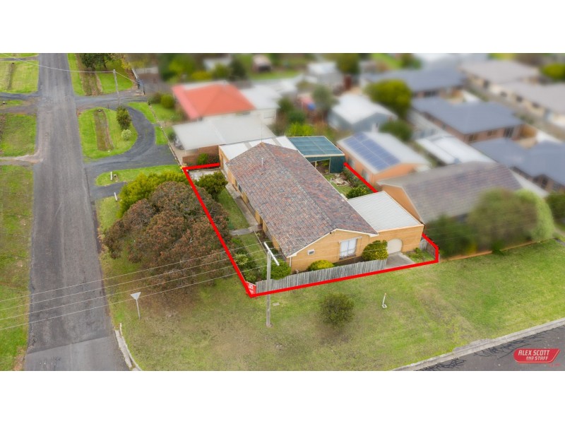 8 DICKSON STREET, Wonthaggi VIC 3995